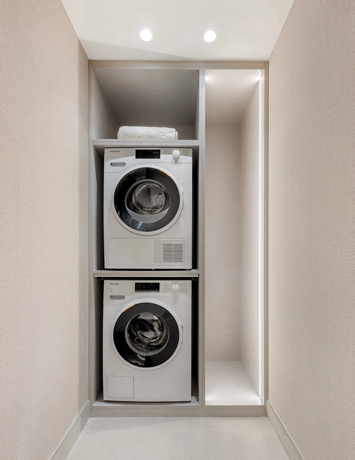 Odnowiony apartament przy plaży z dużym tarasem · Zdjęcie 26