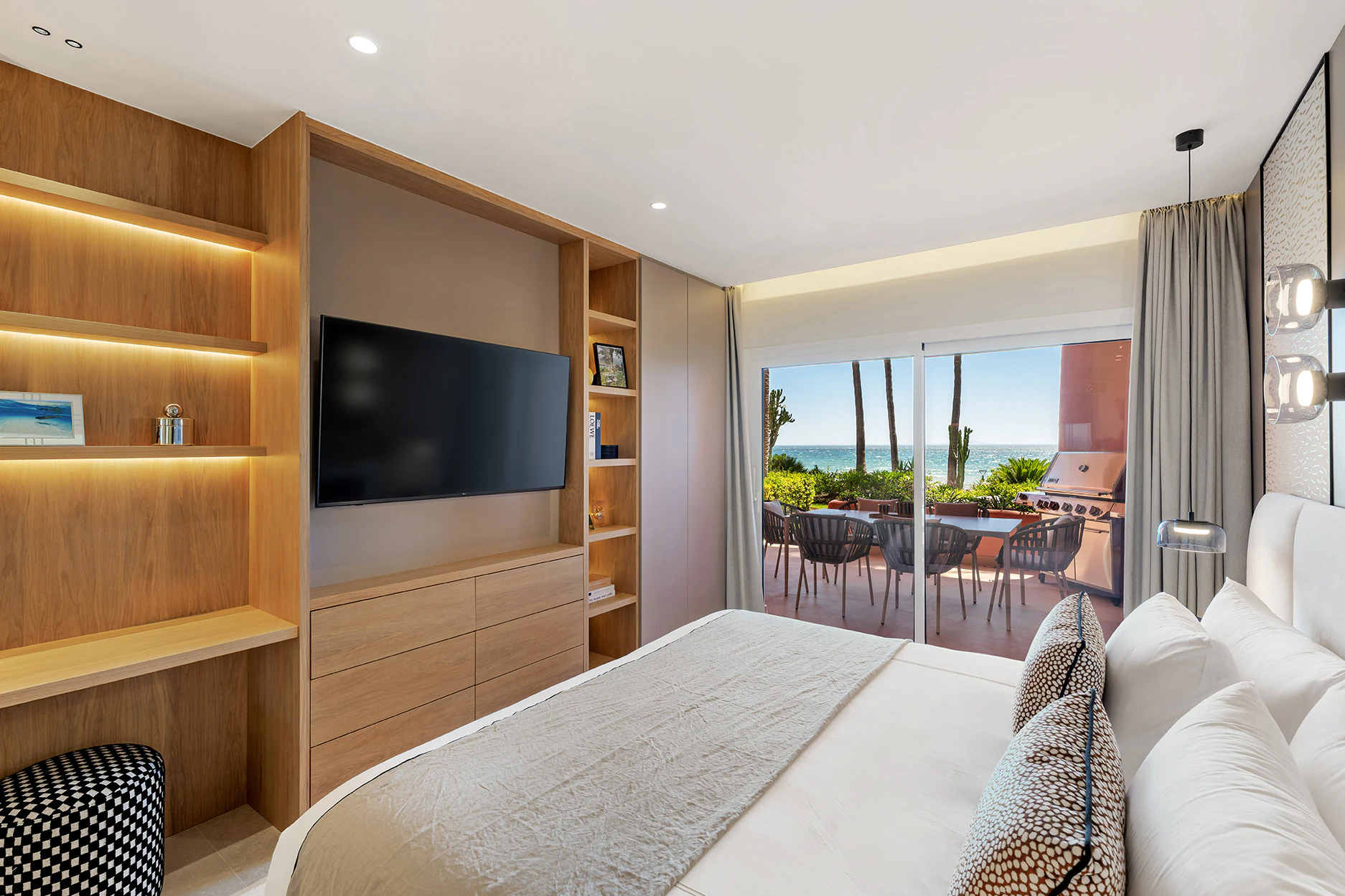 Odnowiony apartament przy plaży z dużym tarasem · Zdjęcie 8