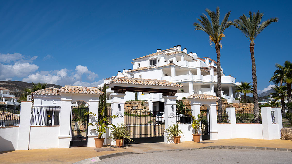 Key-Ready Apartments with Sea Views · Photo 24