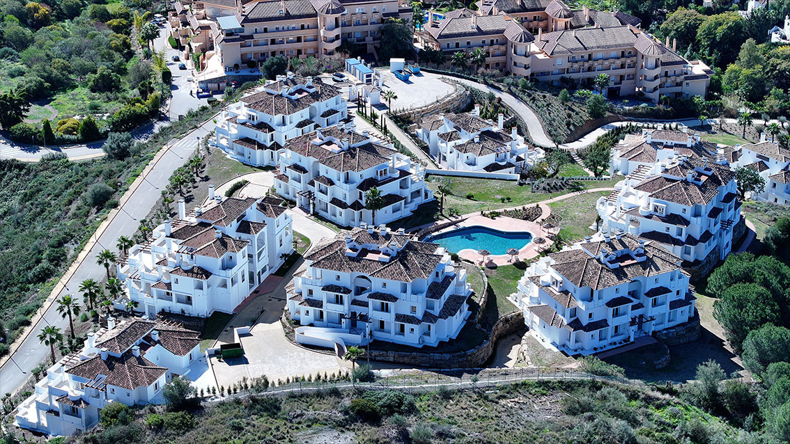 Key-Ready Apartments with Sea Views · Photo 25