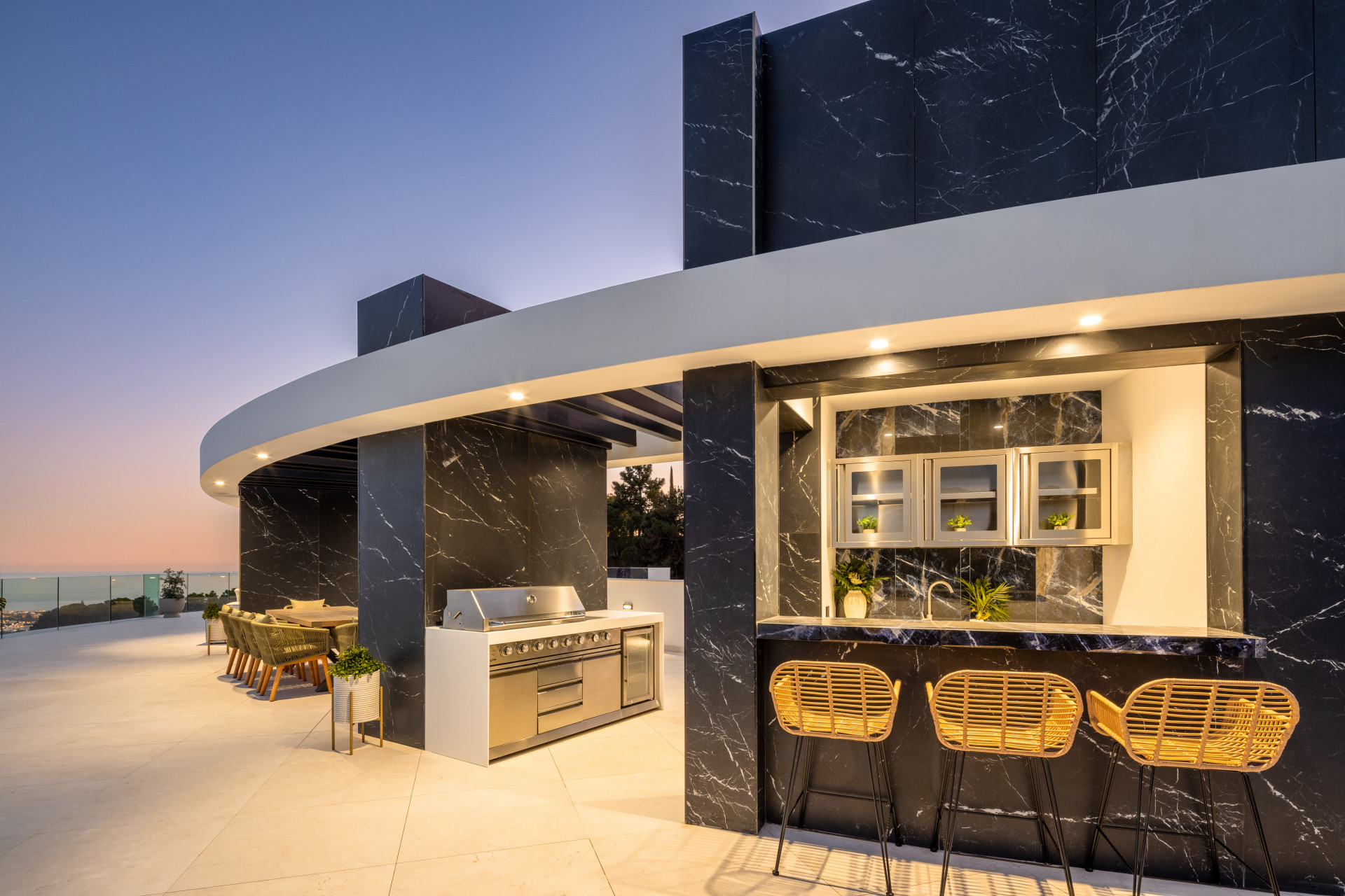 Luxury Curved Mansion in La Zagaleta · Photo 40