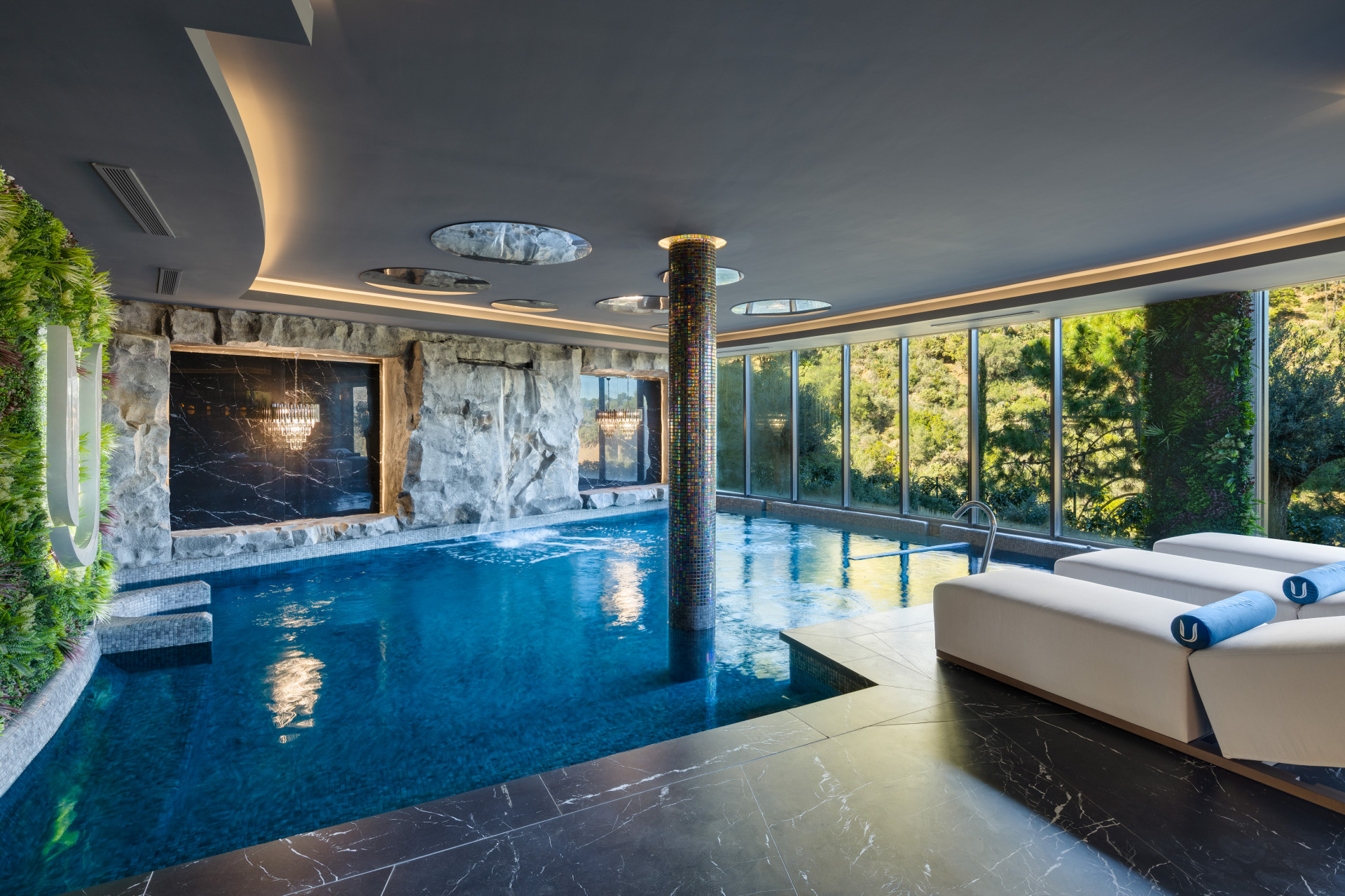 Luxury Curved Mansion in La Zagaleta · Photo 32