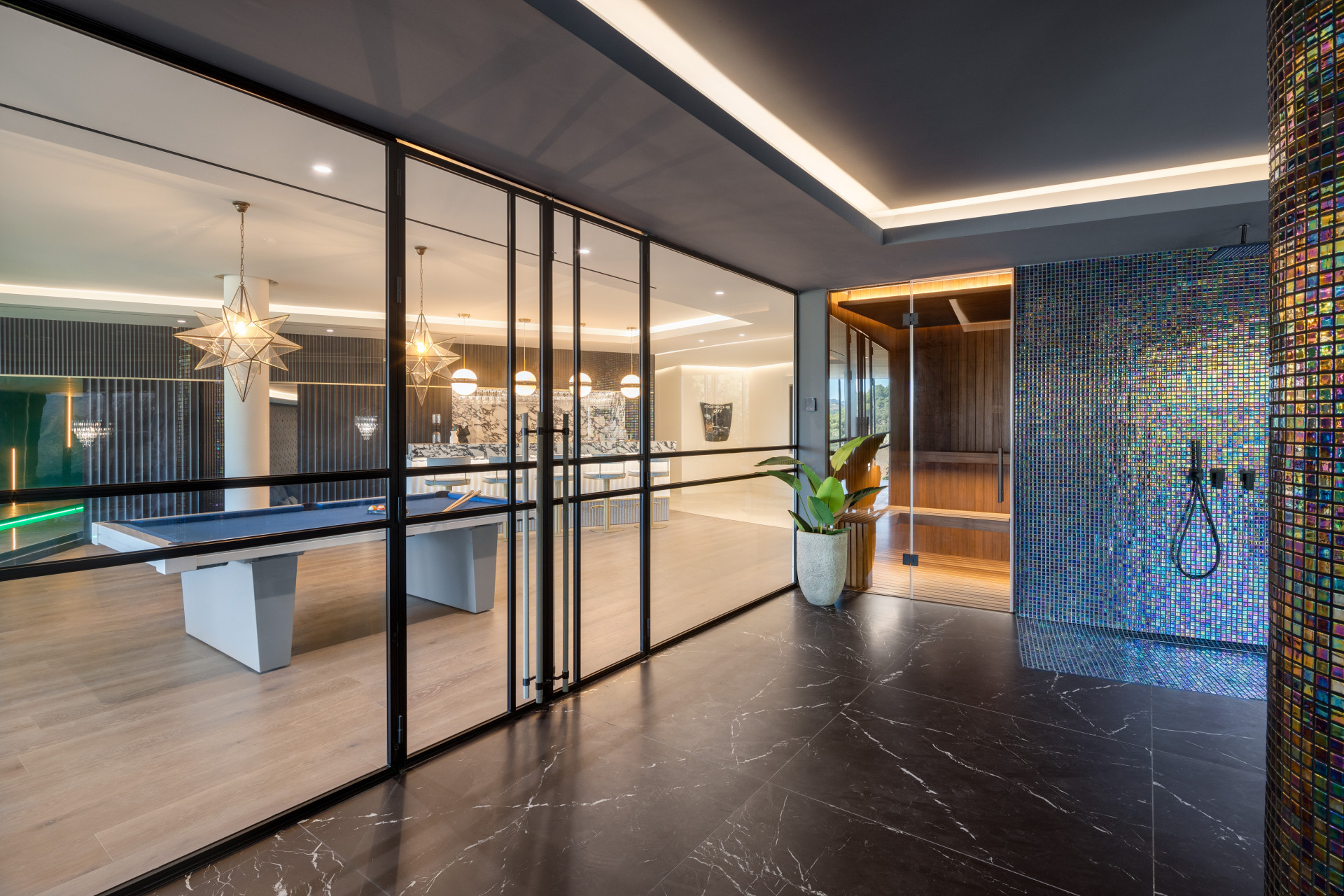 Luxury Curved Mansion in La Zagaleta · Photo 30
