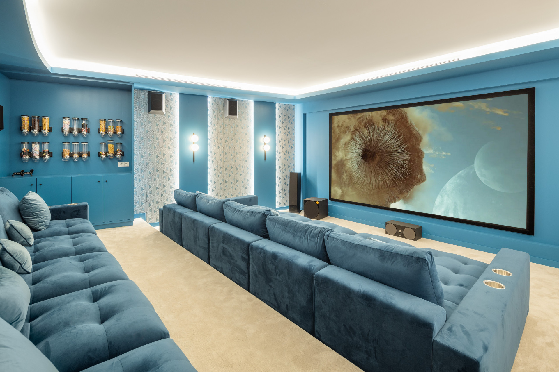Luxury Curved Mansion in La Zagaleta · Photo 33