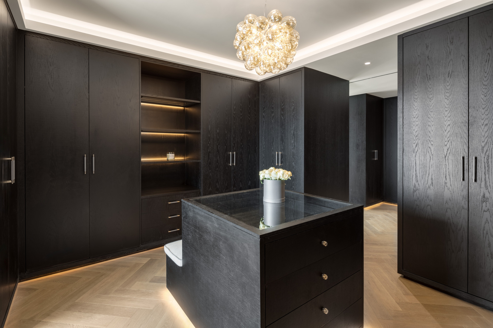 Luxury Curved Mansion in La Zagaleta · Photo 23