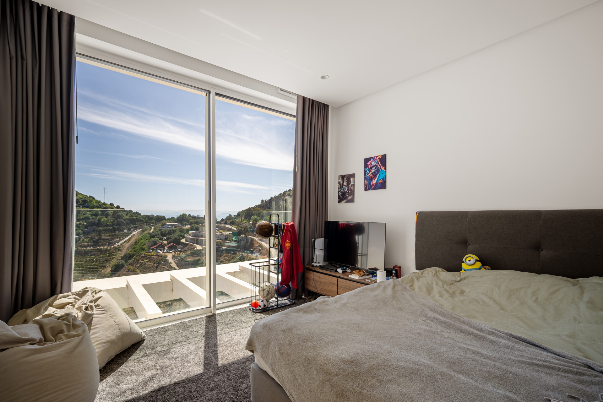 Penthouse with Mountain Views · Photo 12