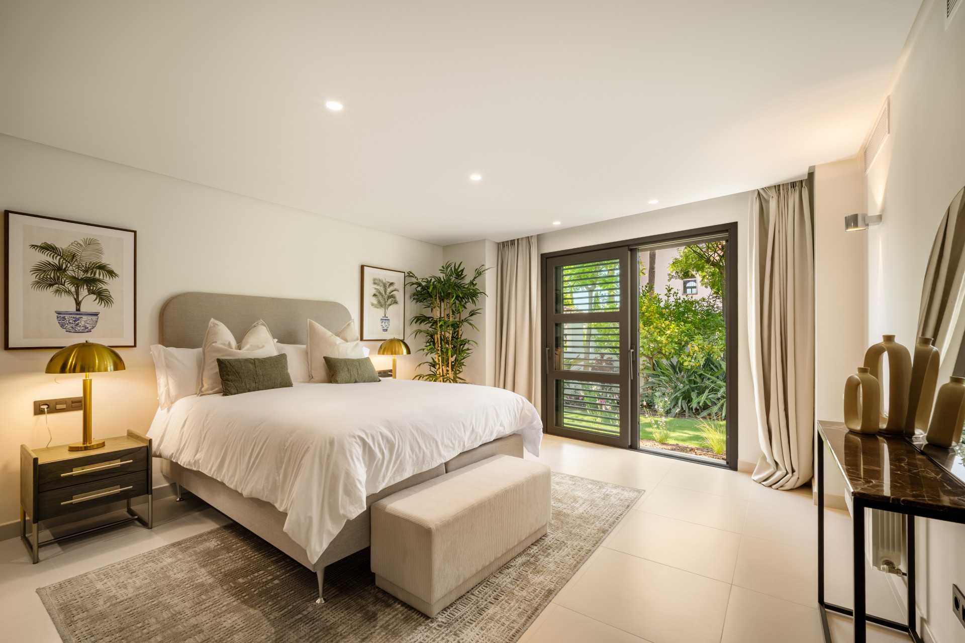 Luxury Villa with Golf Views · Photo 16