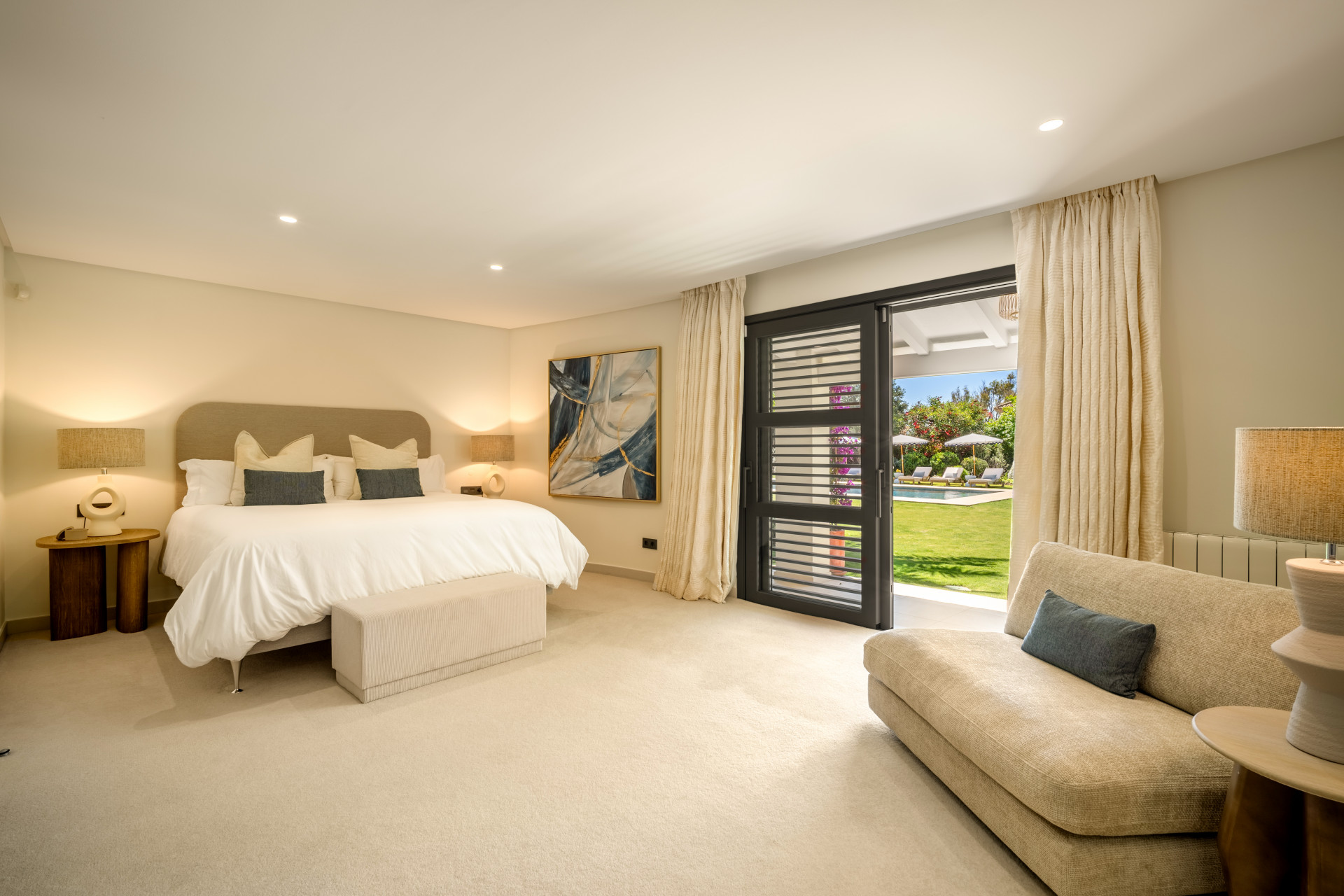 Luxury Villa with Golf Views · Photo 14