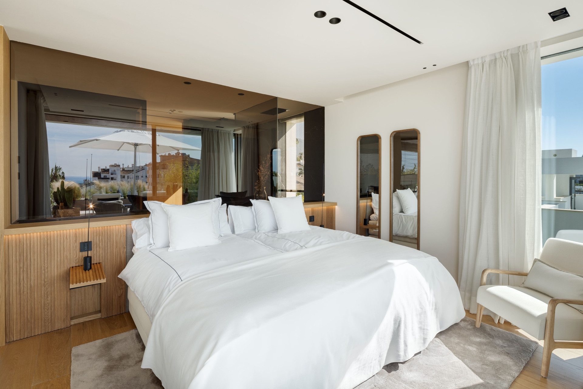 Luxury Villa with Private Pool · Photo 12