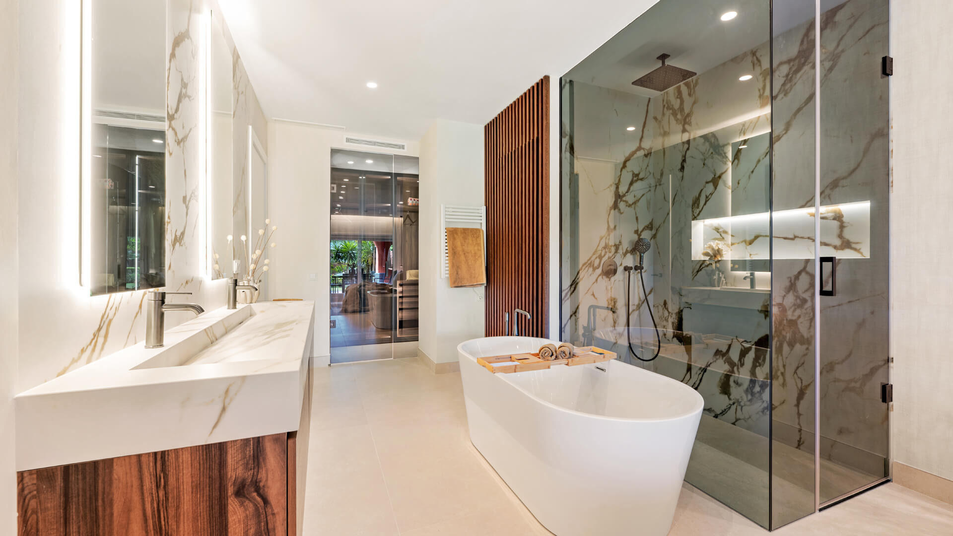 Beachfront Apartment · Photo 14
