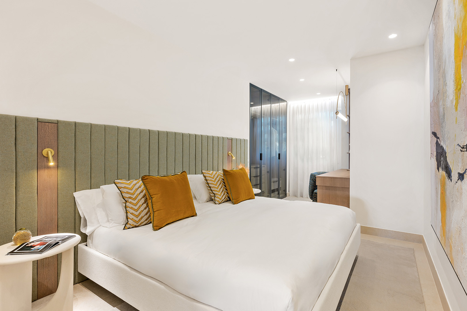 Beachfront Apartment with Panoramic Sea Views · Photo 16
