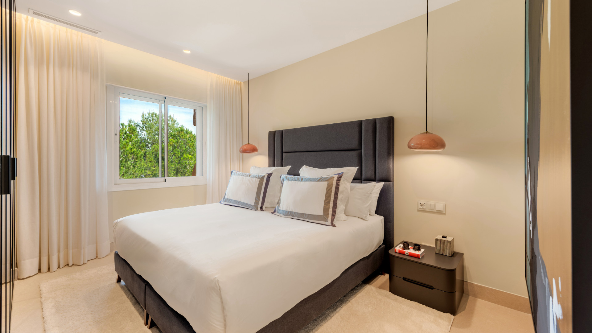 Beachfront Apartment · Photo 10