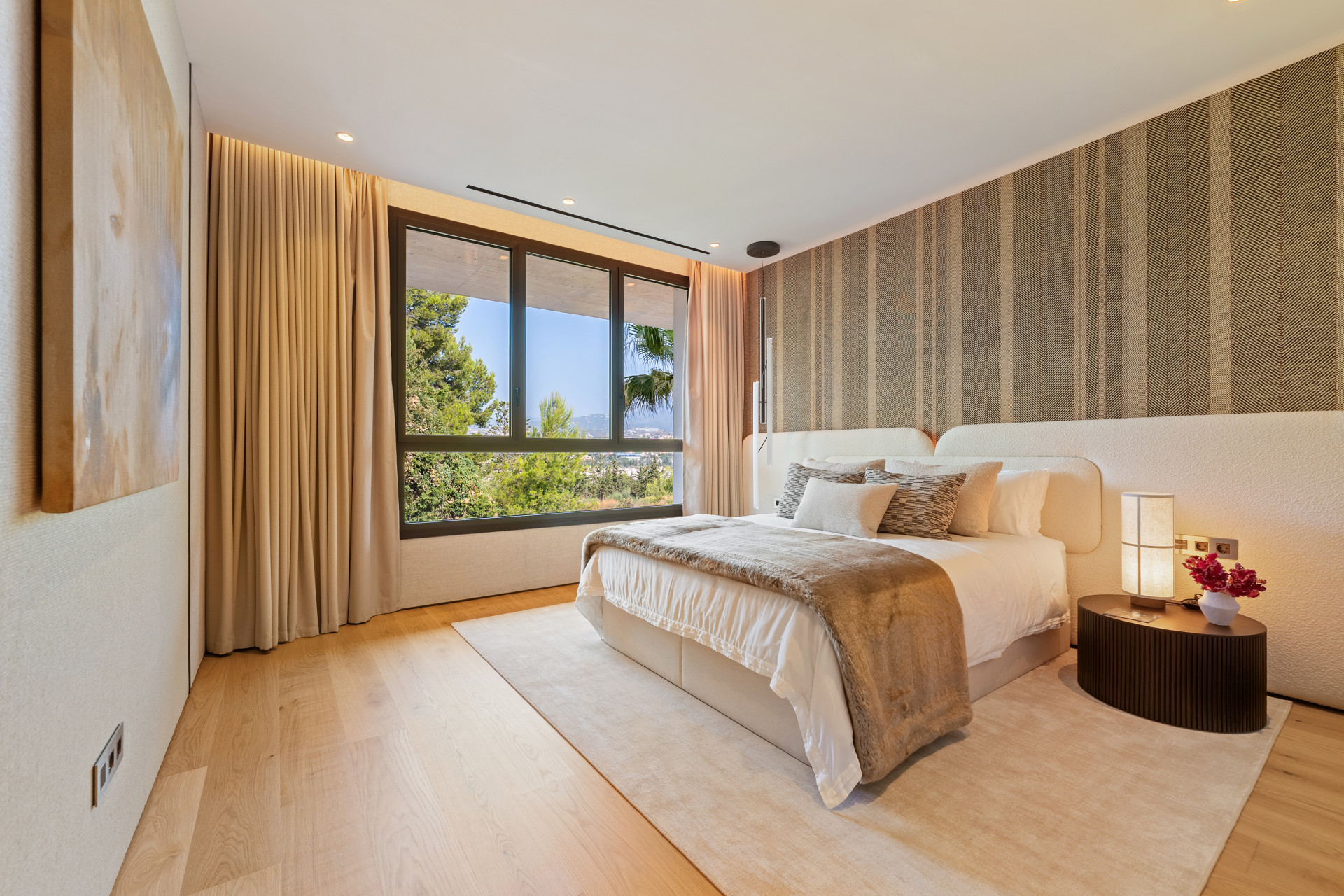 Luxury Duplex Penthouse · Photo 16