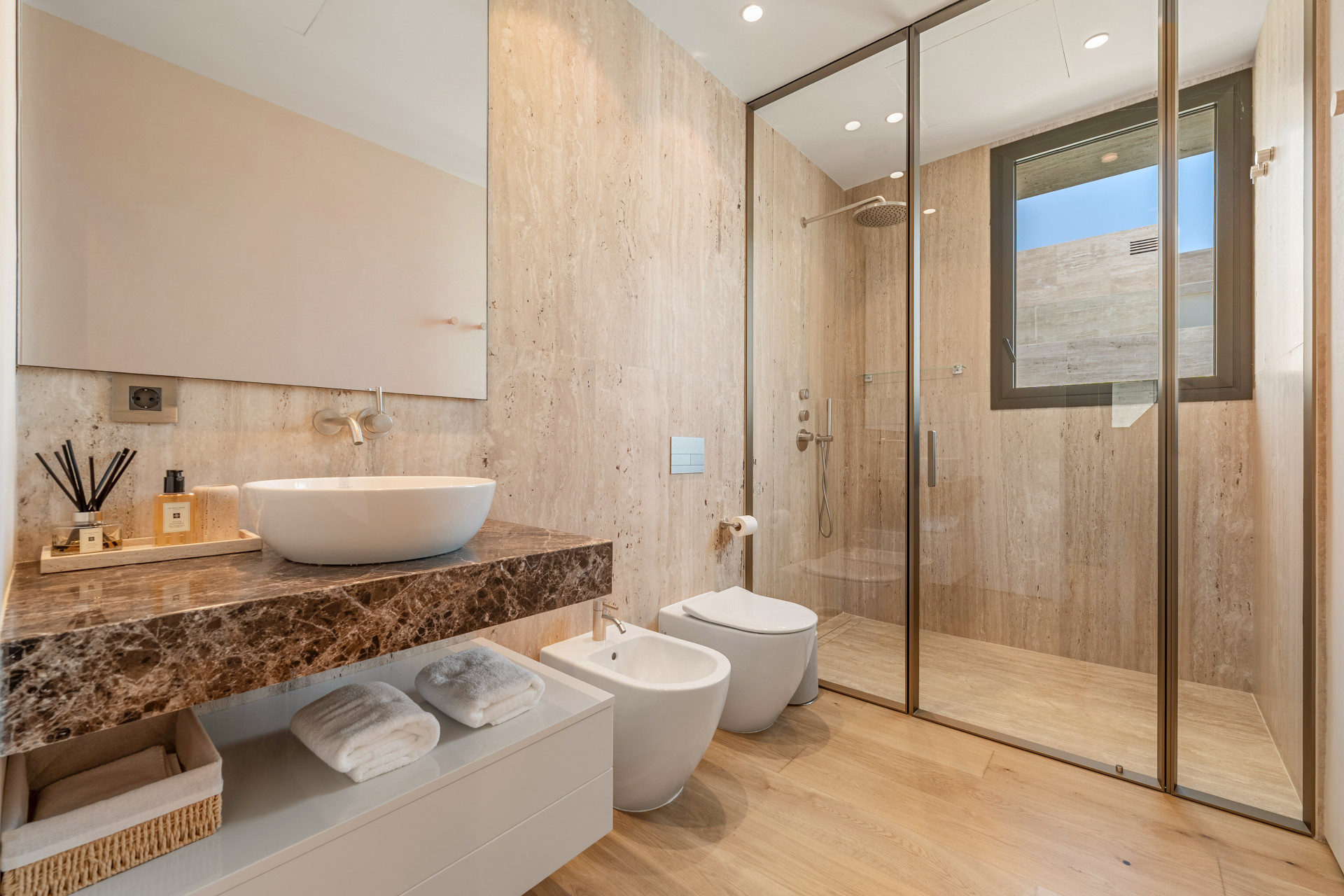 Luxury Duplex Penthouse · Photo 17