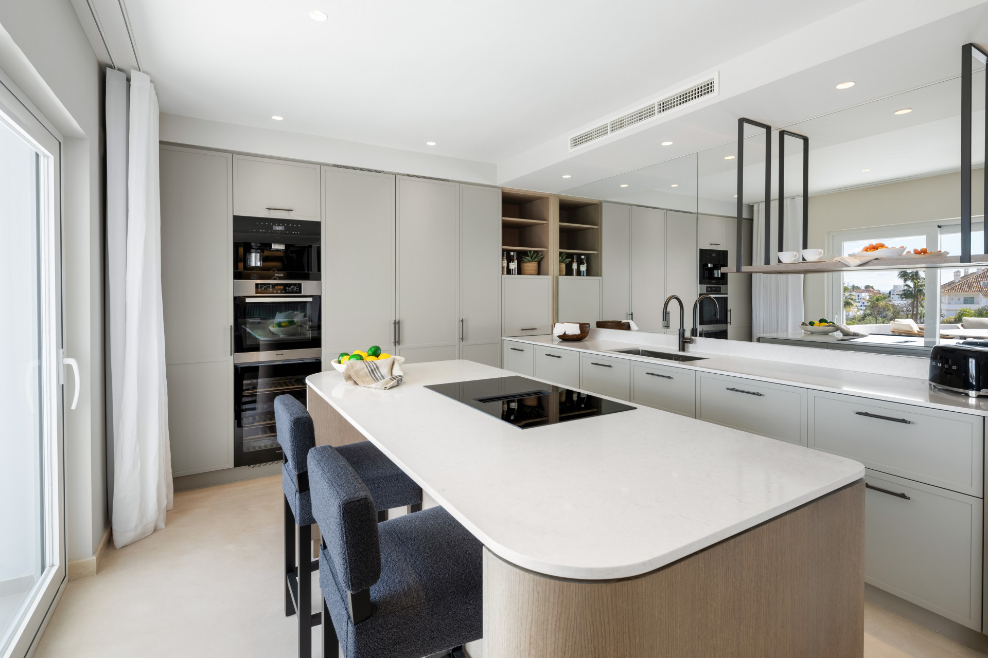 Modern Duplex Penthouse · Photo 9