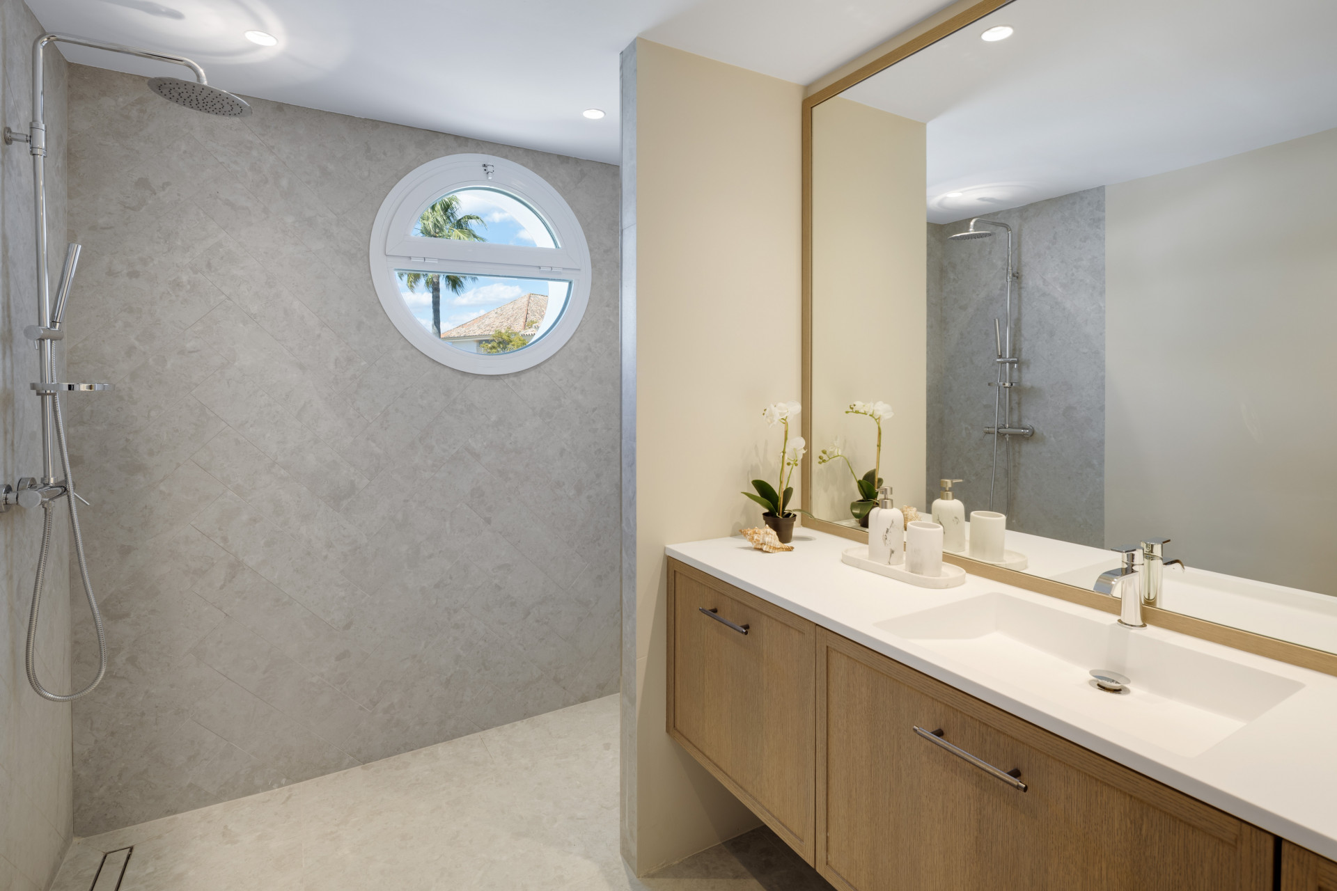 Modern Duplex Penthouse · Photo 13