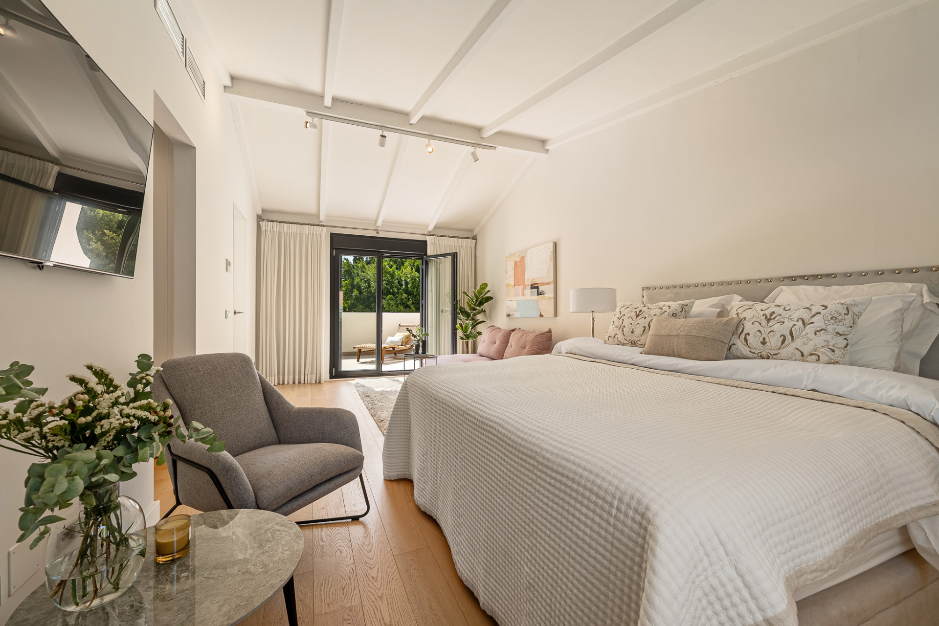 Beachside Town House · Photo 14