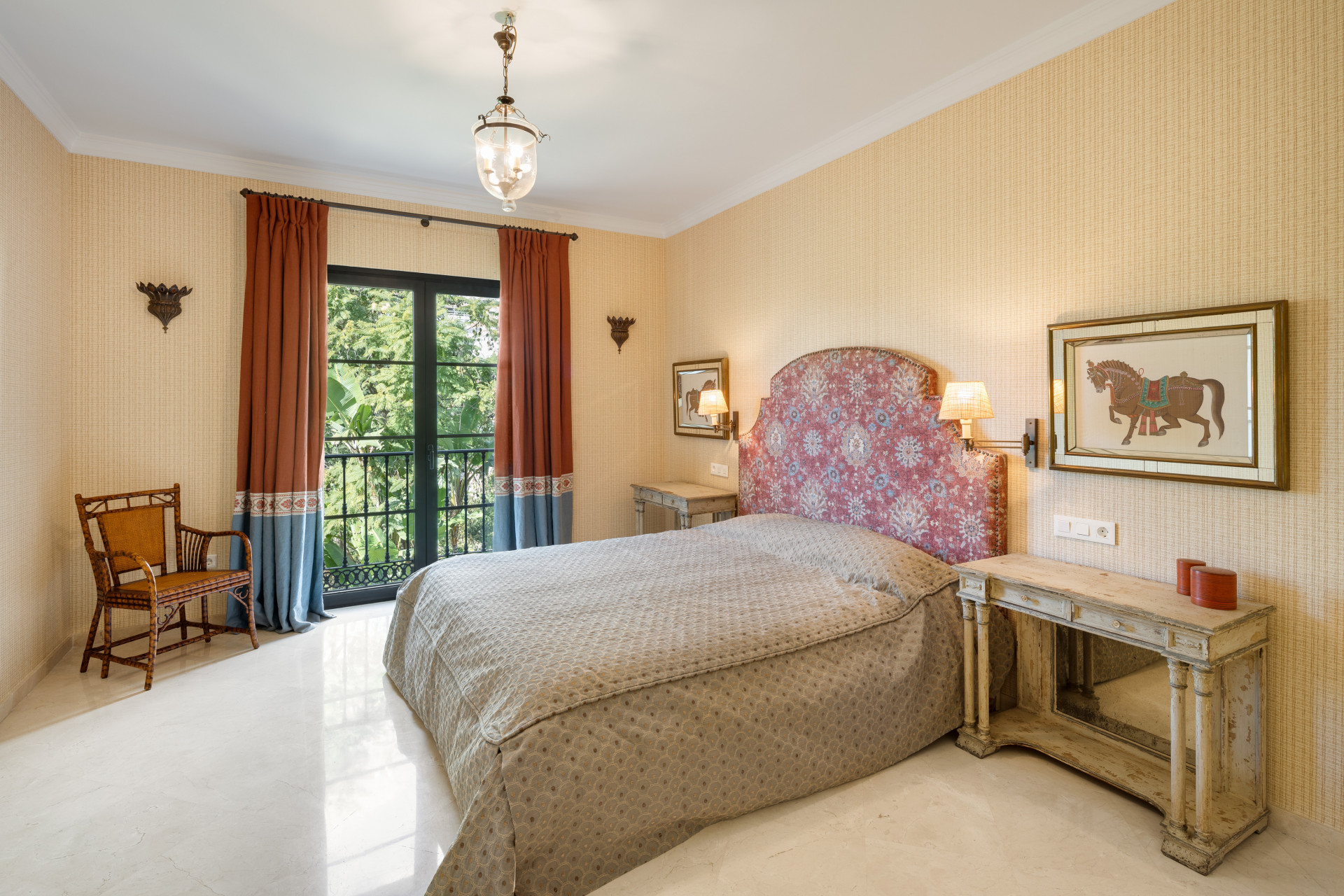 Villa with Golf Views · Photo 10