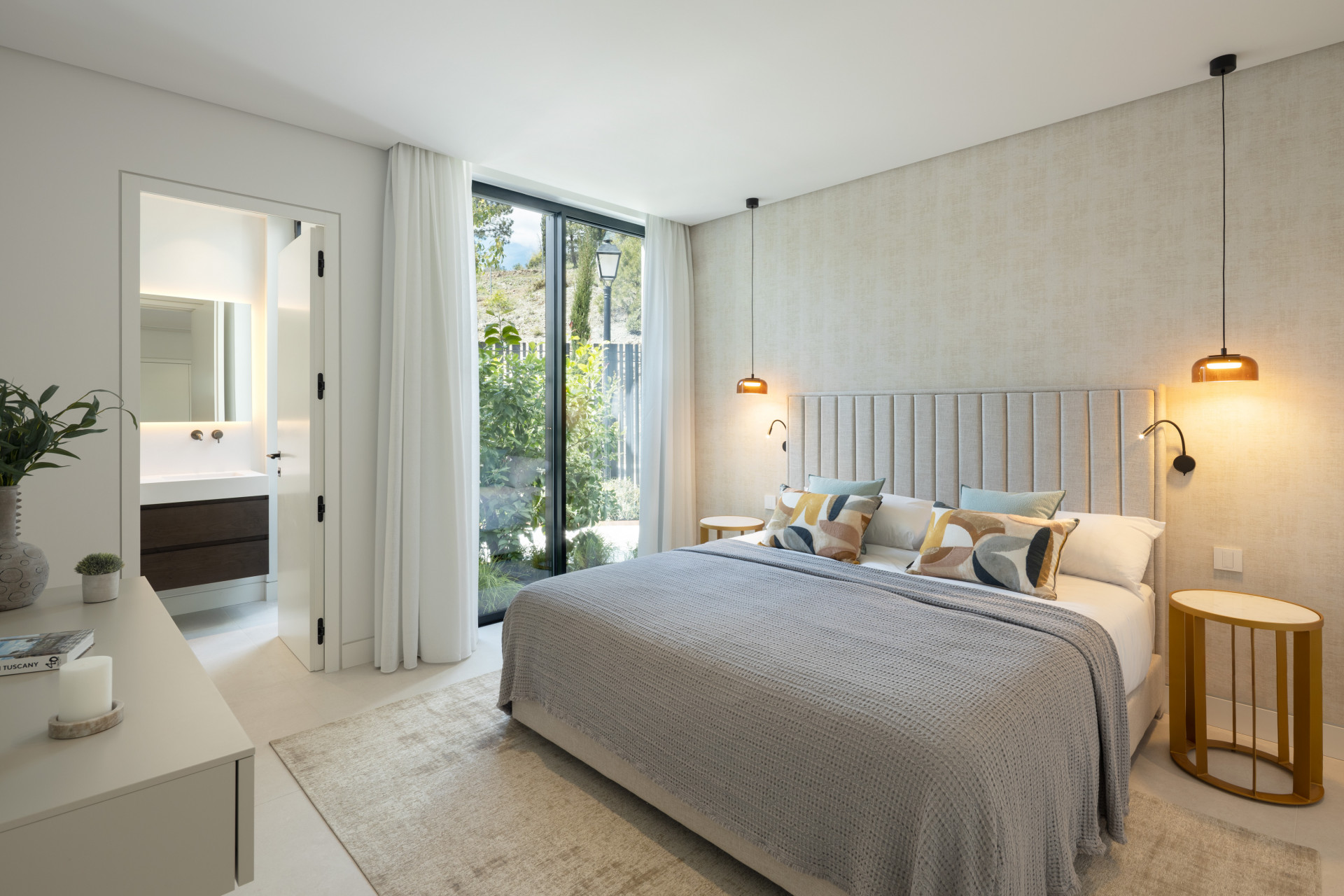 Contemporary Villa with Panoramic Sea Views · Photo 11