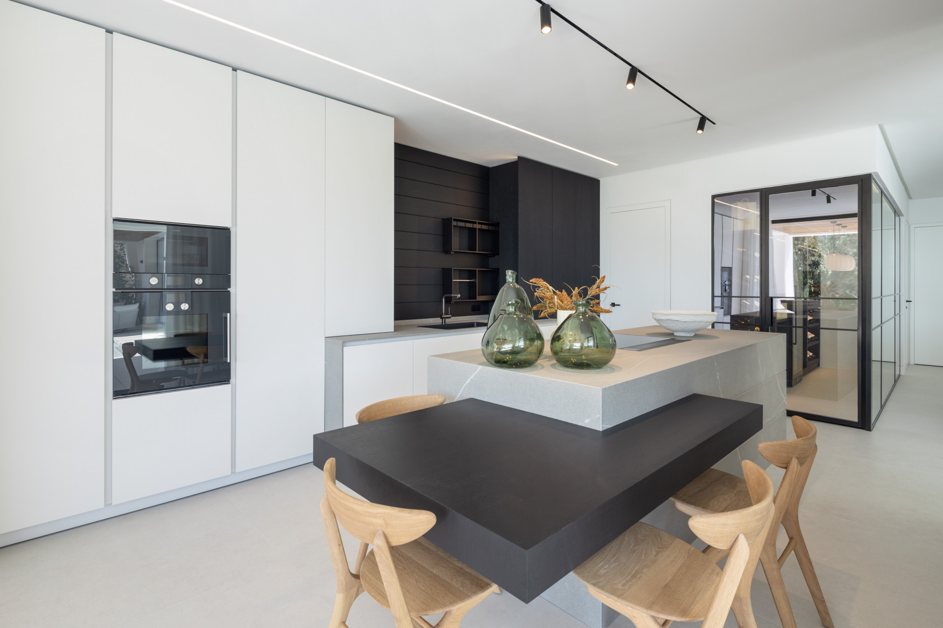 Contemporary Villa with Panoramic Sea Views · Photo 9