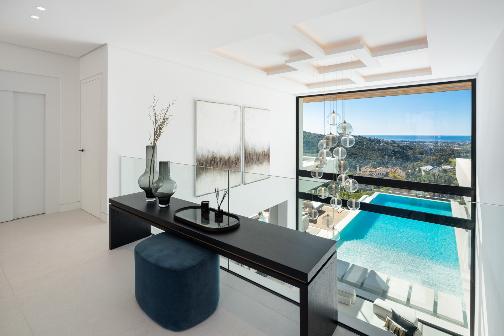 Contemporary Villa with Panoramic Sea Views · Photo 10