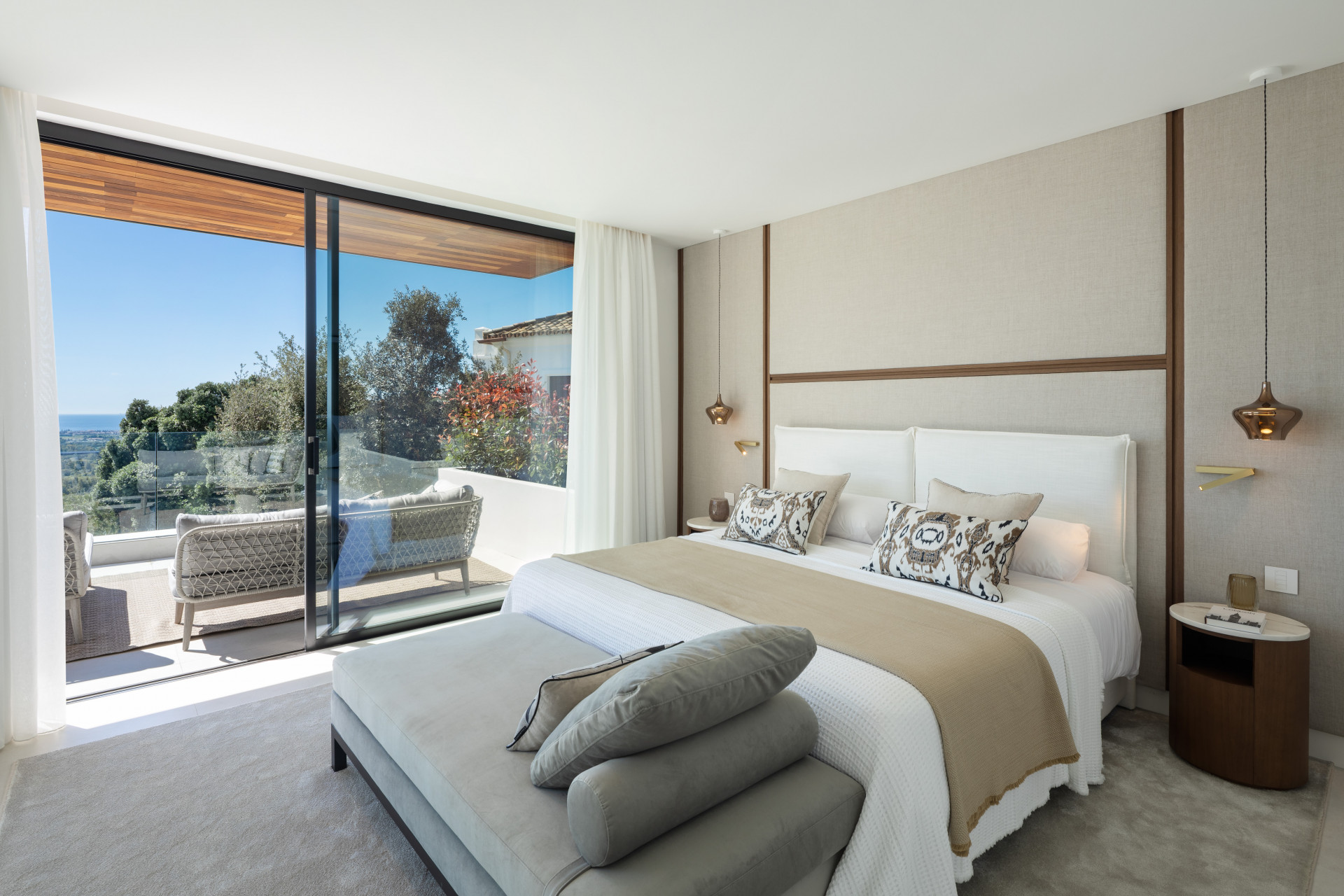 Contemporary Villa with Panoramic Sea Views · Photo 14