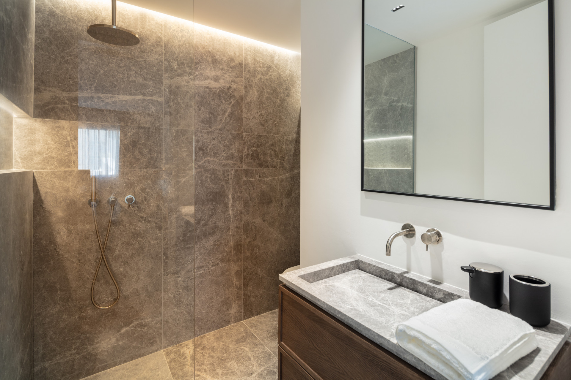 Beachside Apartment · Photo 14