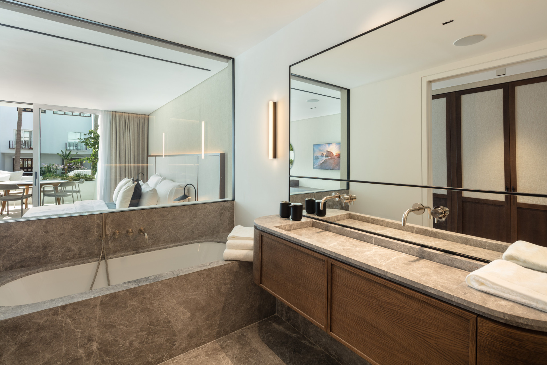 Beachside Apartment · Photo 13