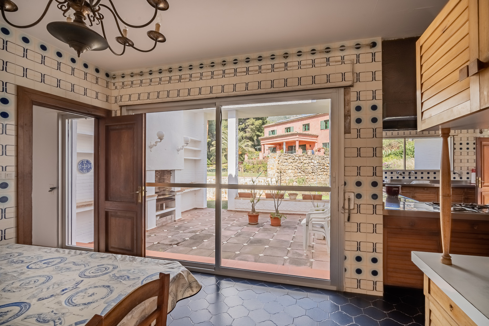 Villa with Sea Views · Photo 12