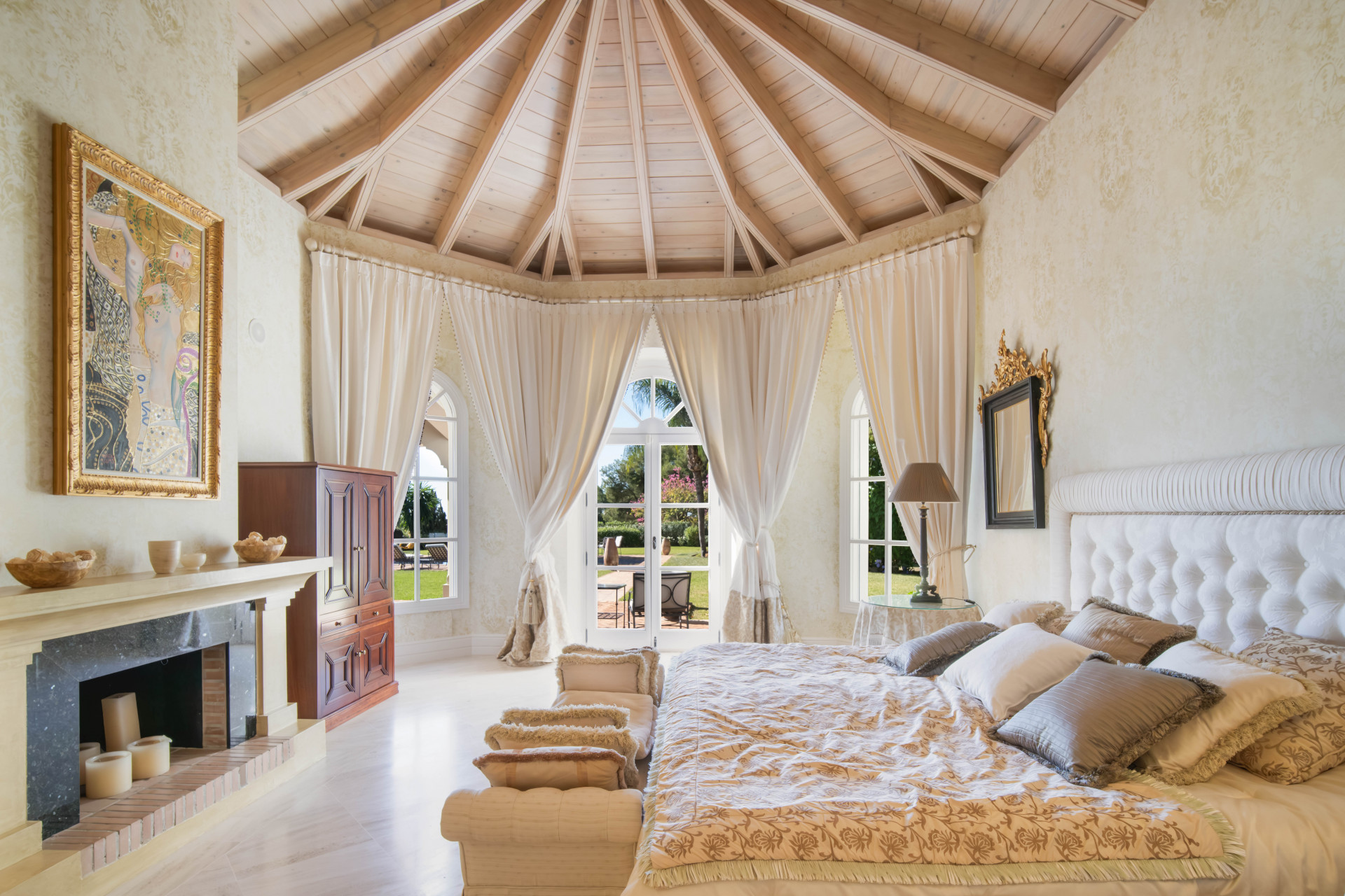 Villa with Stunning Views · Photo 13