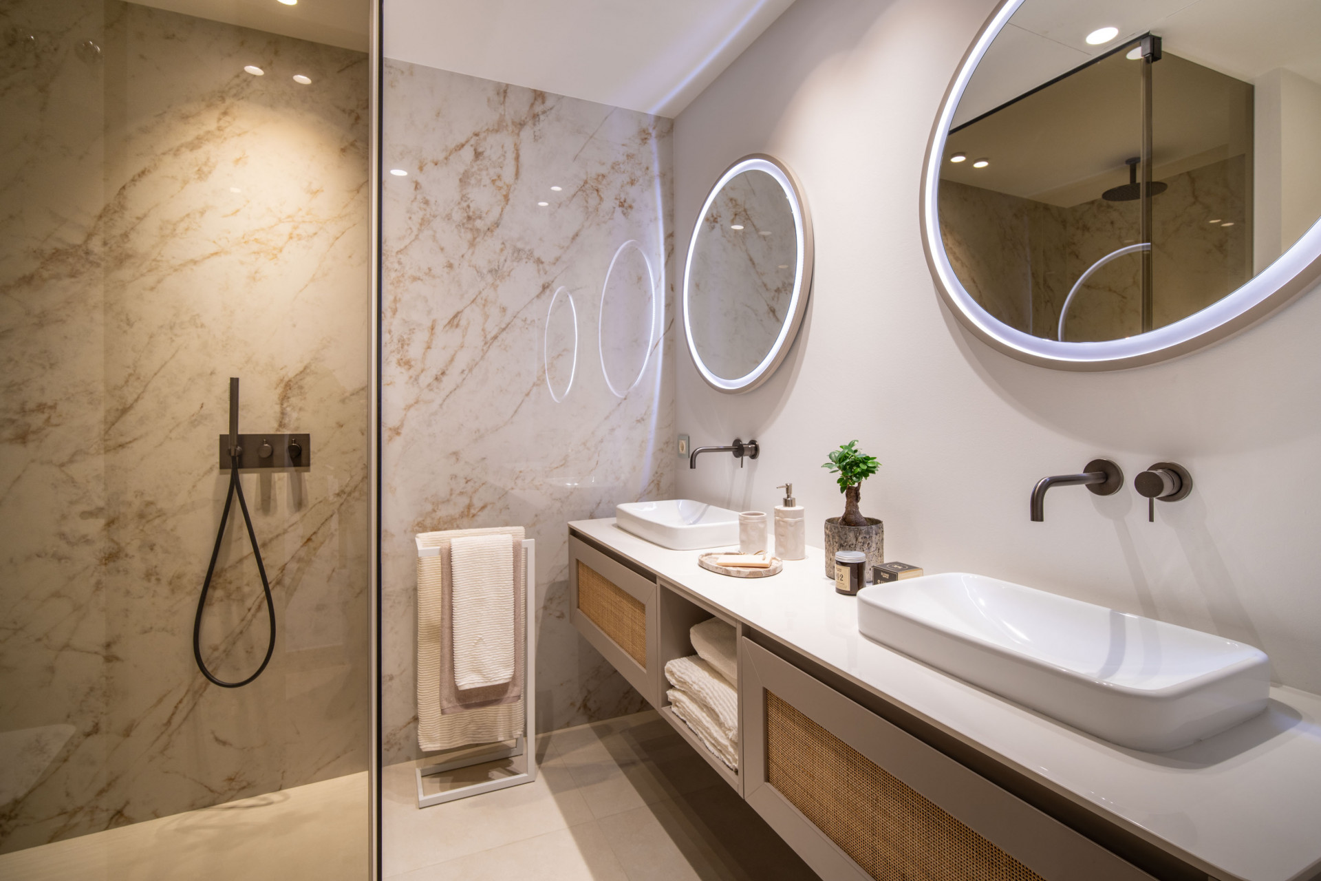 Penthouse with Sea Views · Photo 13