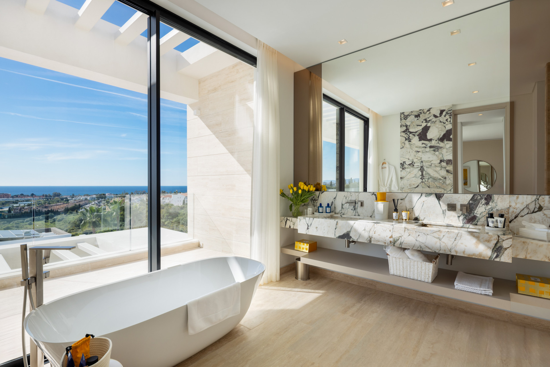 Moderní Vila s Panoramatickým Výhledem · Fotografie 13