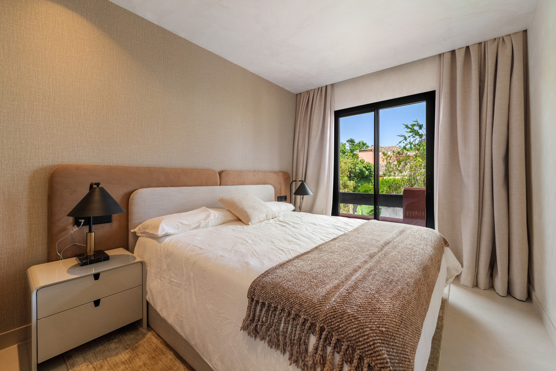 Apartment with Panoramic Views · Photo 11