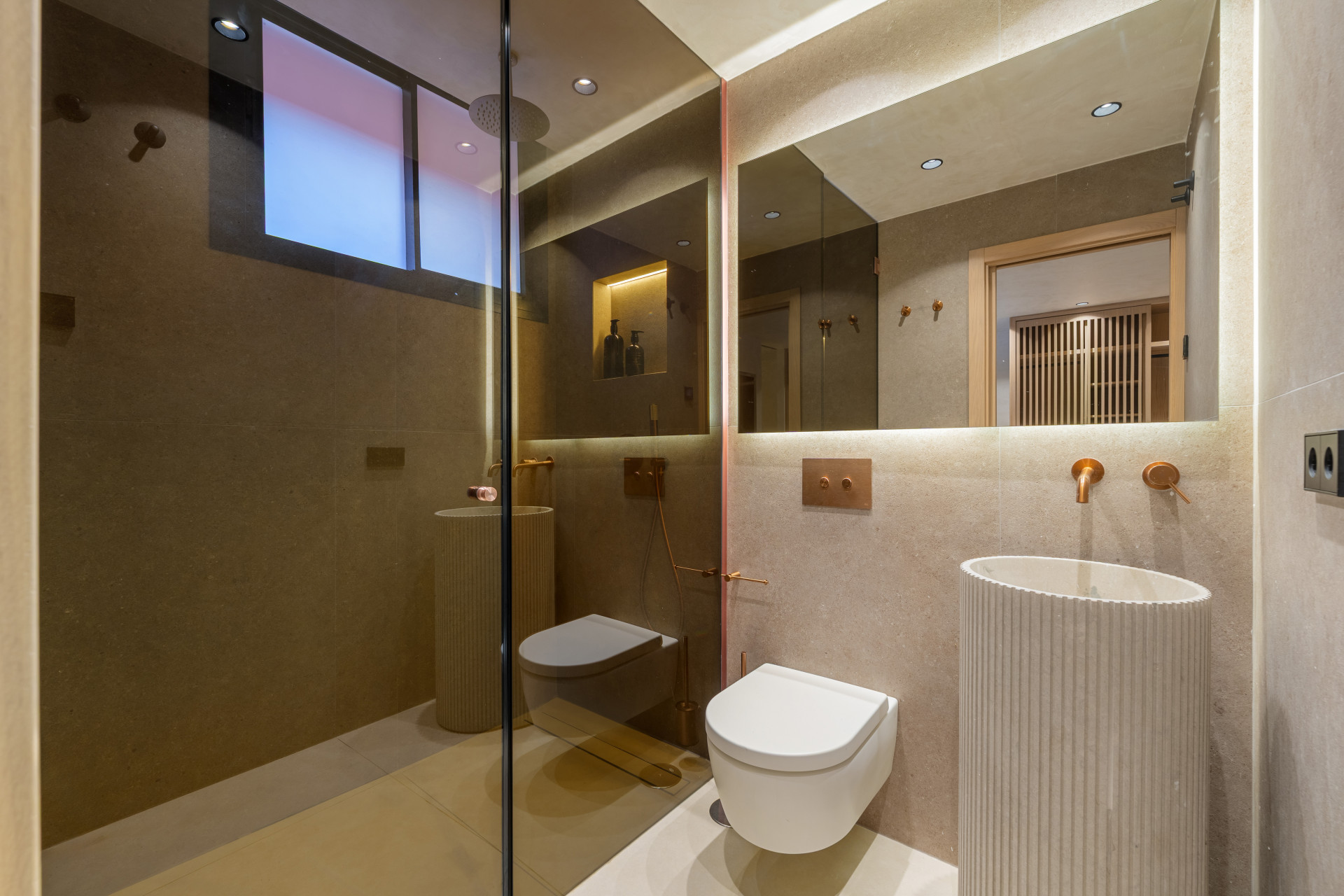 Apartment with Panoramic Views · Photo 16