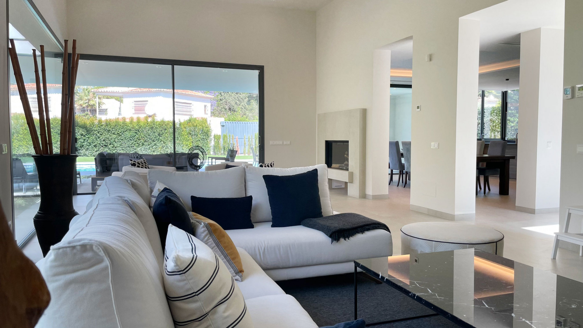Moderní Vila s Privátním Bazénem · Fotografie 8