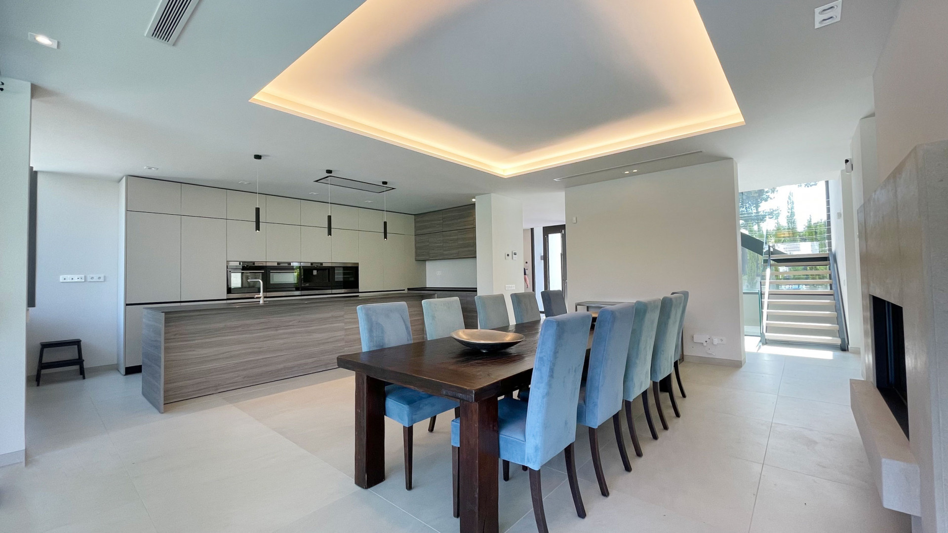 Moderní Vila s Privátním Bazénem · Fotografie 11