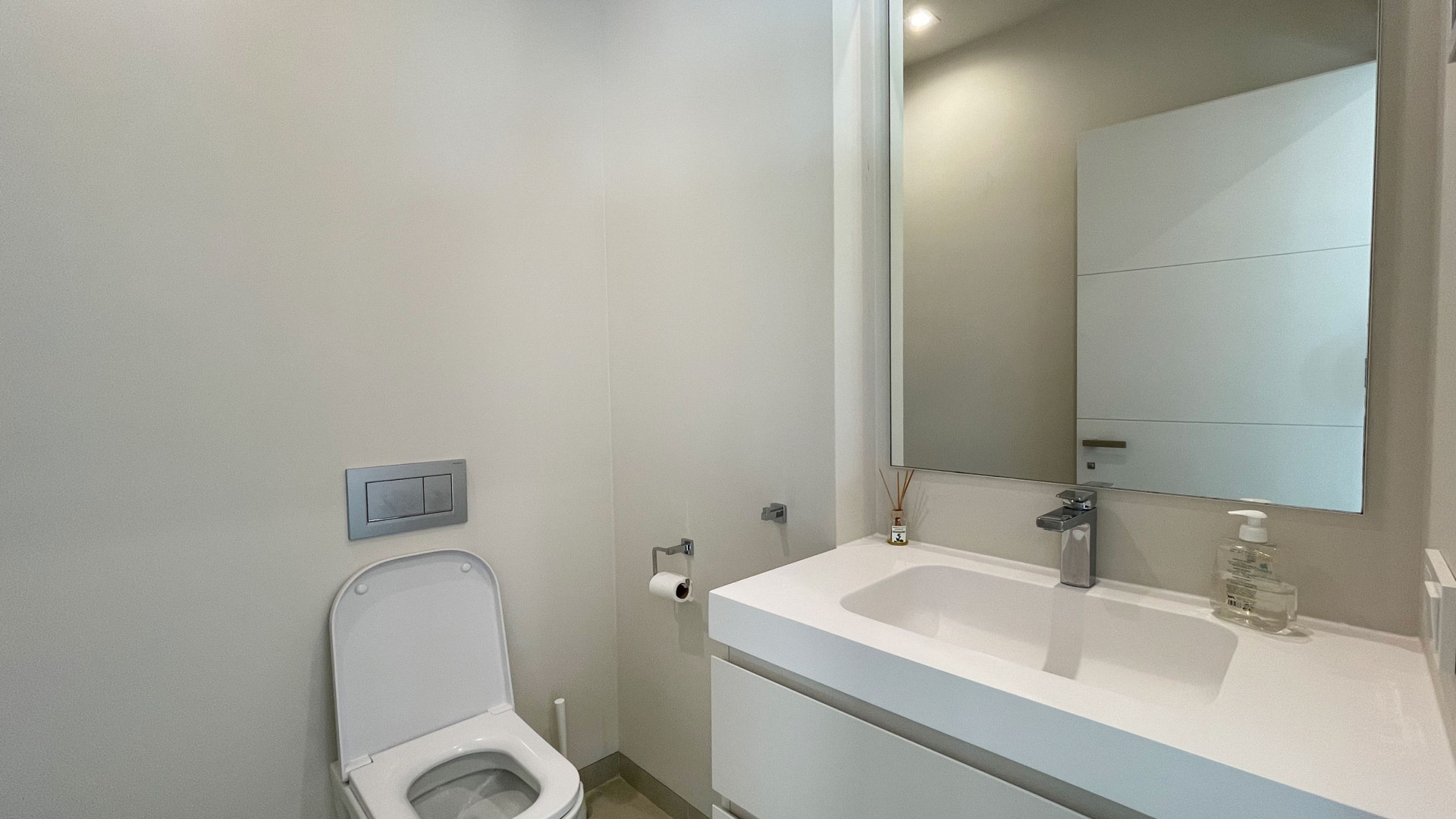 Moderní Vila s Privátním Bazénem · Fotografie 20