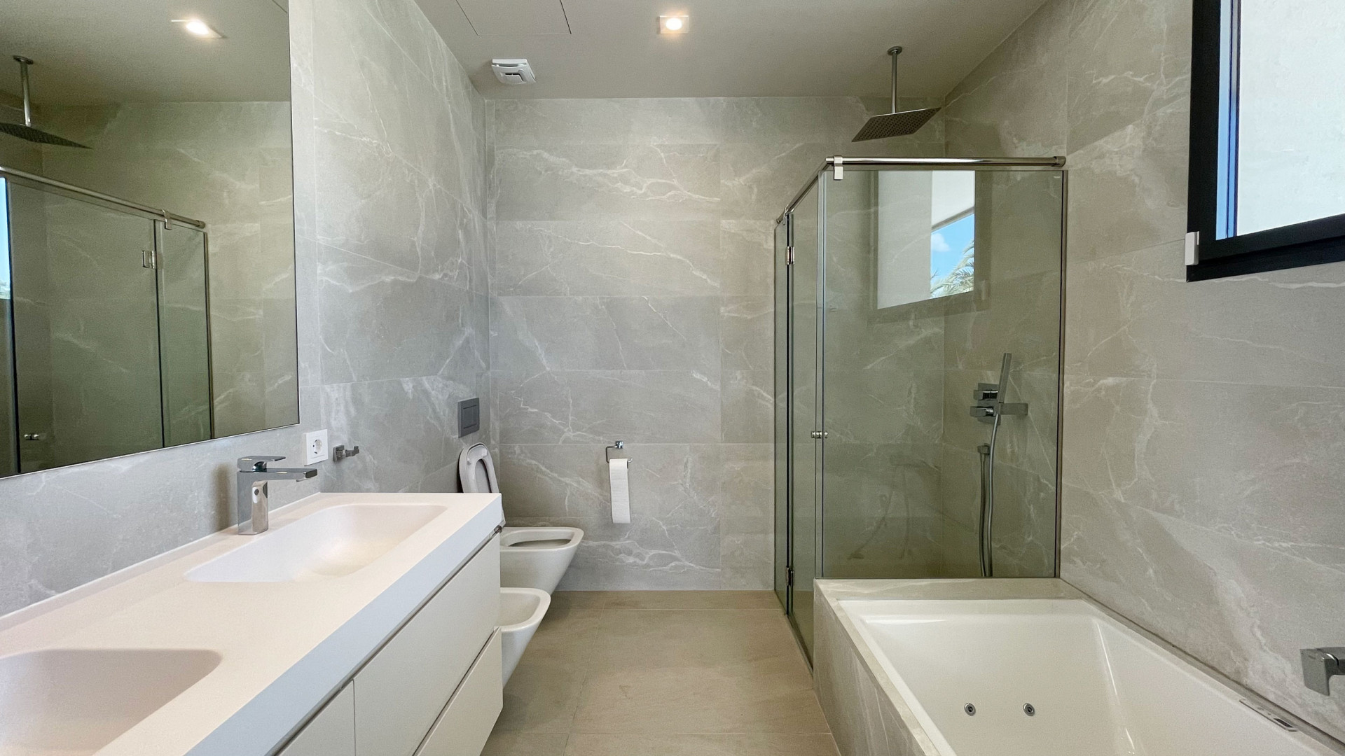 Moderní Vila s Privátním Bazénem · Fotografie 19