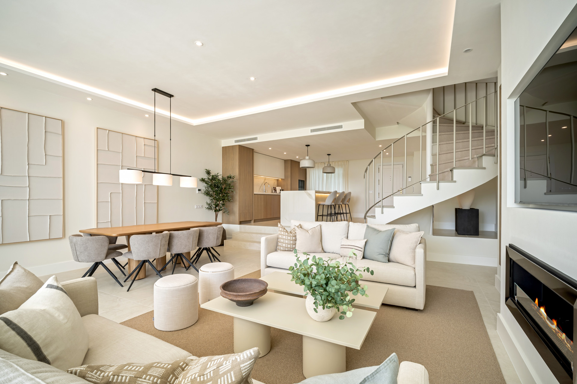 Town House with Stunning Views · Photo 10