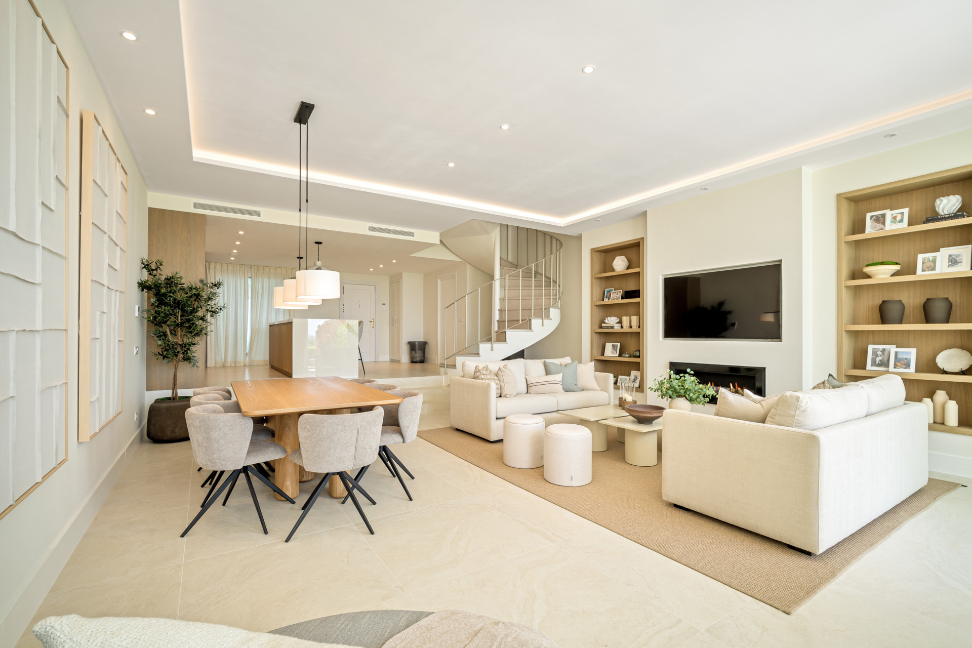 Town House with Stunning Views · Photo 9