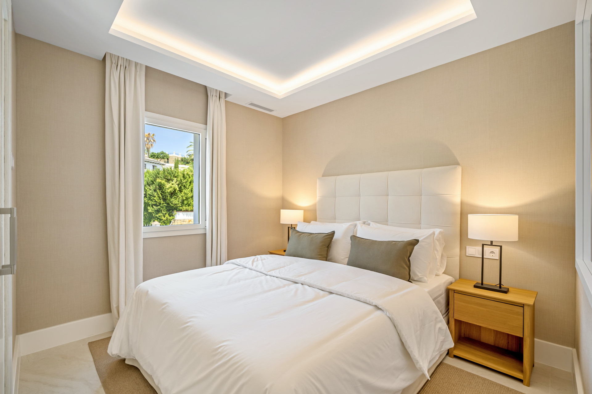 Town House with Stunning Views · Photo 15