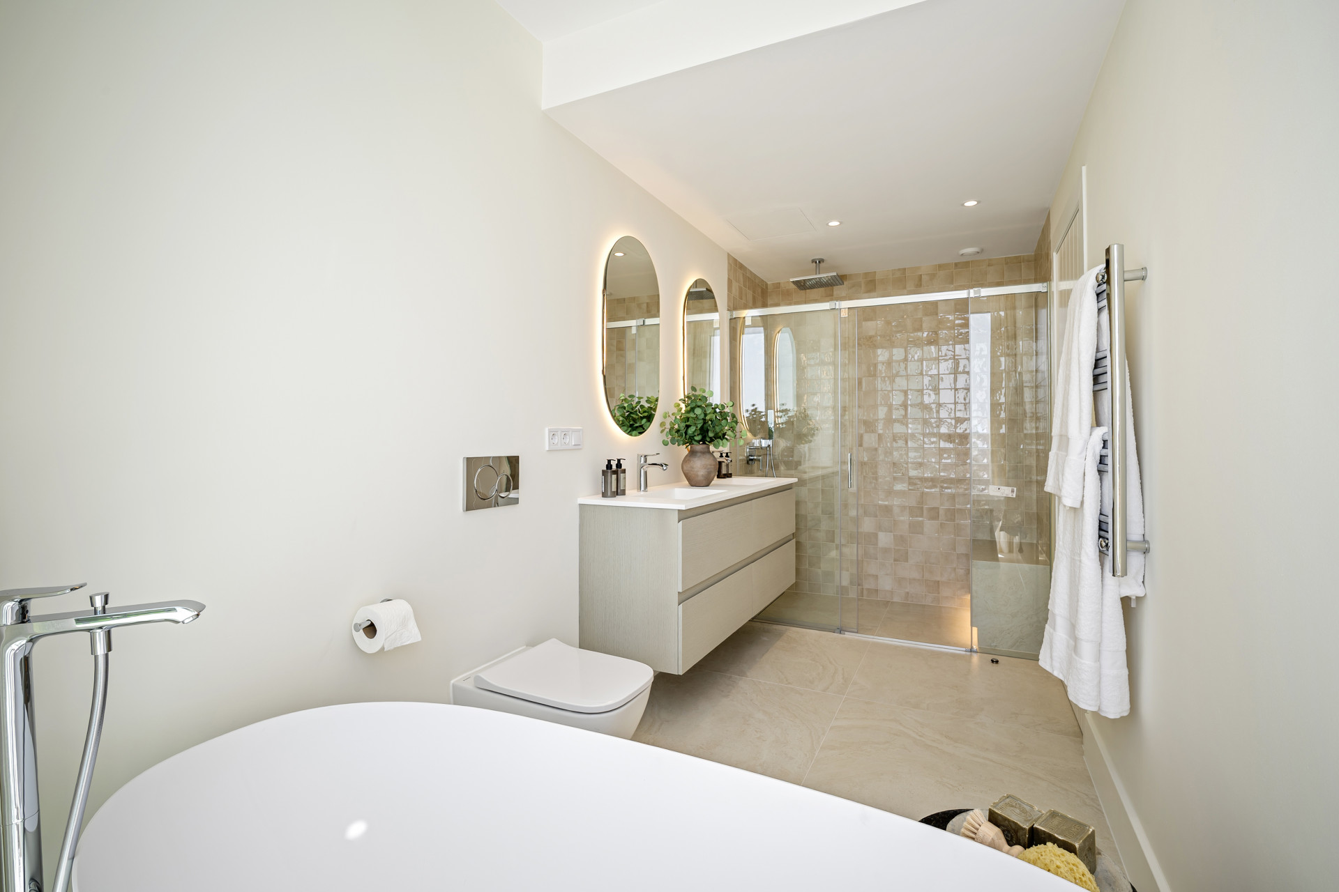 Town House with Stunning Views · Photo 19