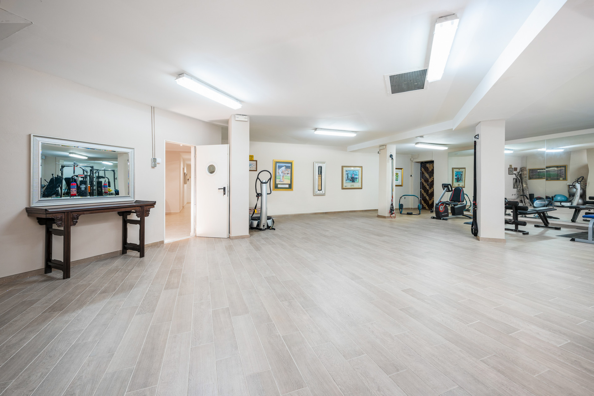 Luxusní Vila s Panoramatickým Výhledem · Fotografie 25
