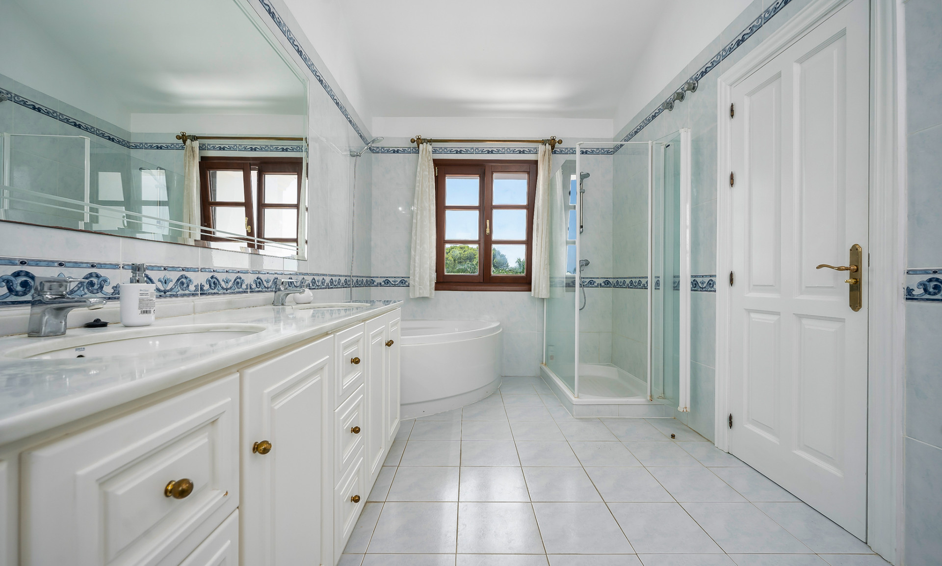 Villa with Private Pool · Photo 21