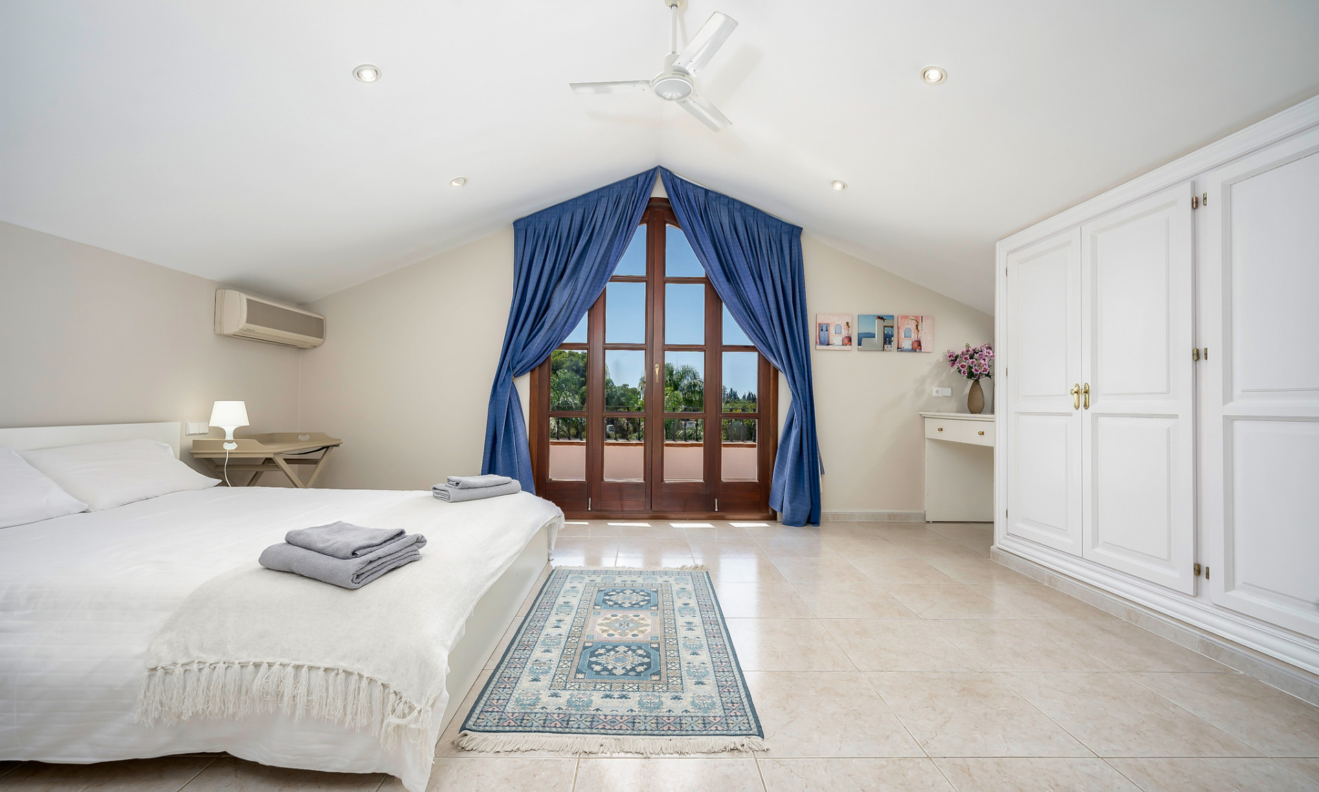 Villa with Private Pool · Photo 18