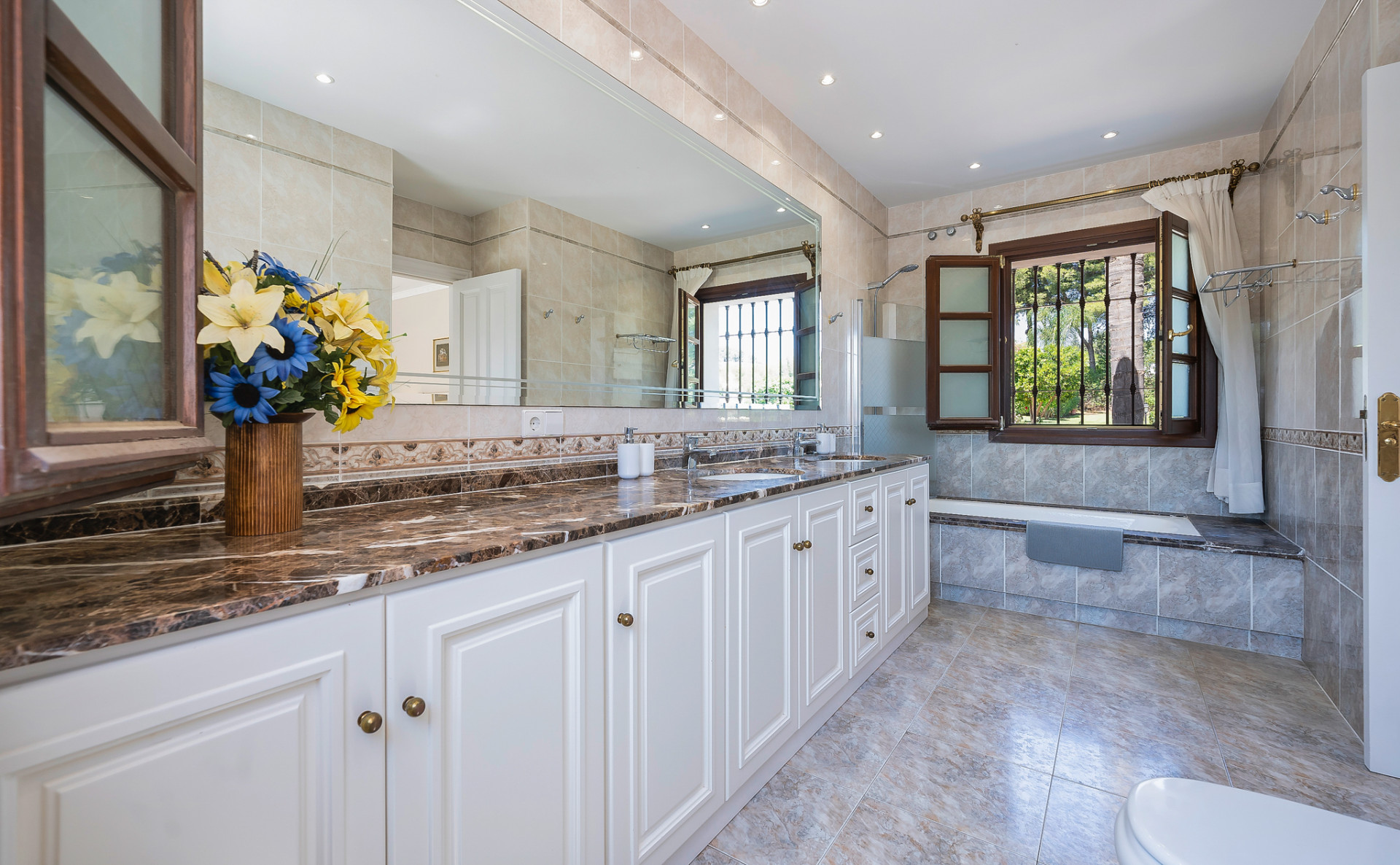 Villa with Private Pool · Photo 22