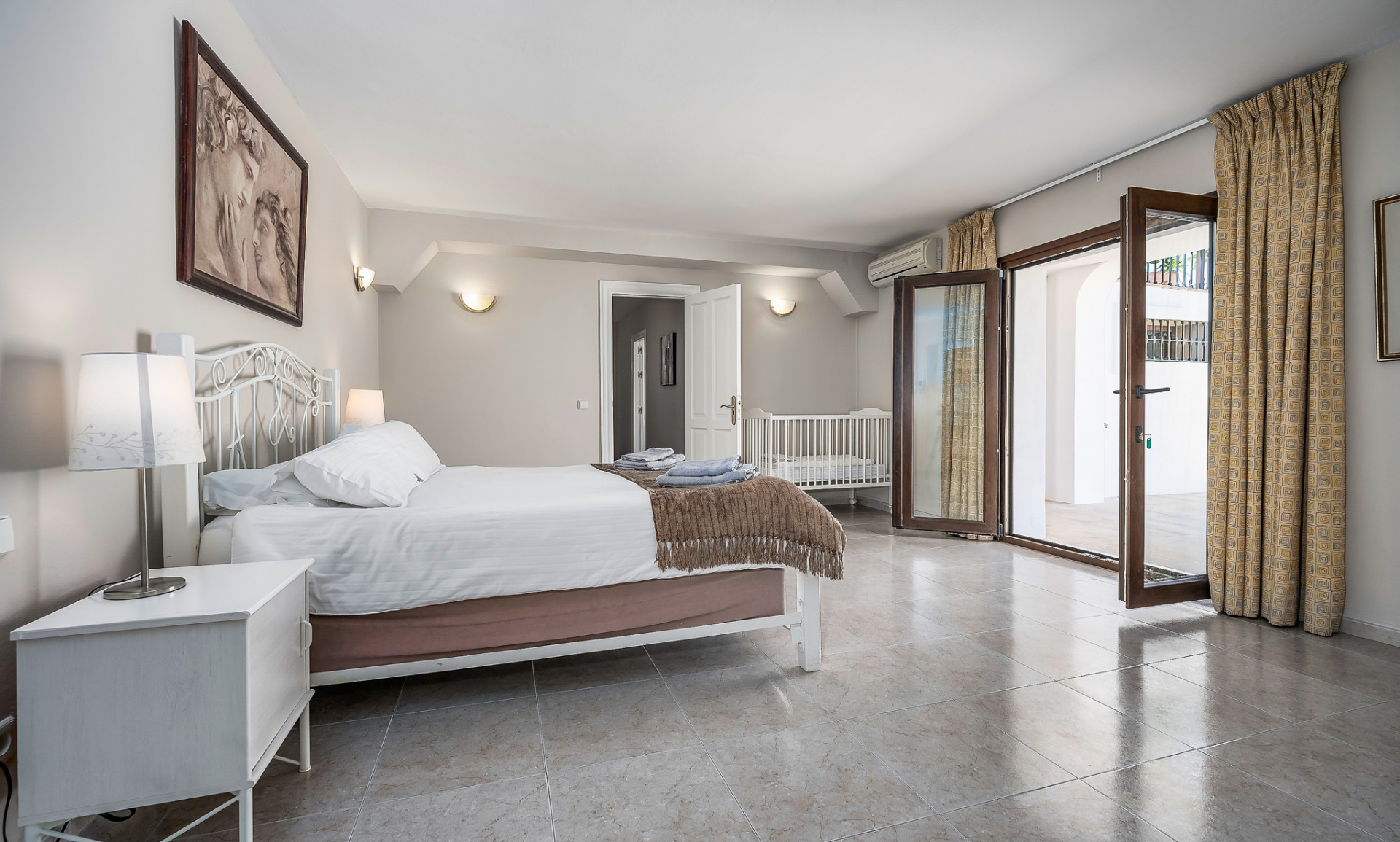 Villa with Private Pool · Photo 19