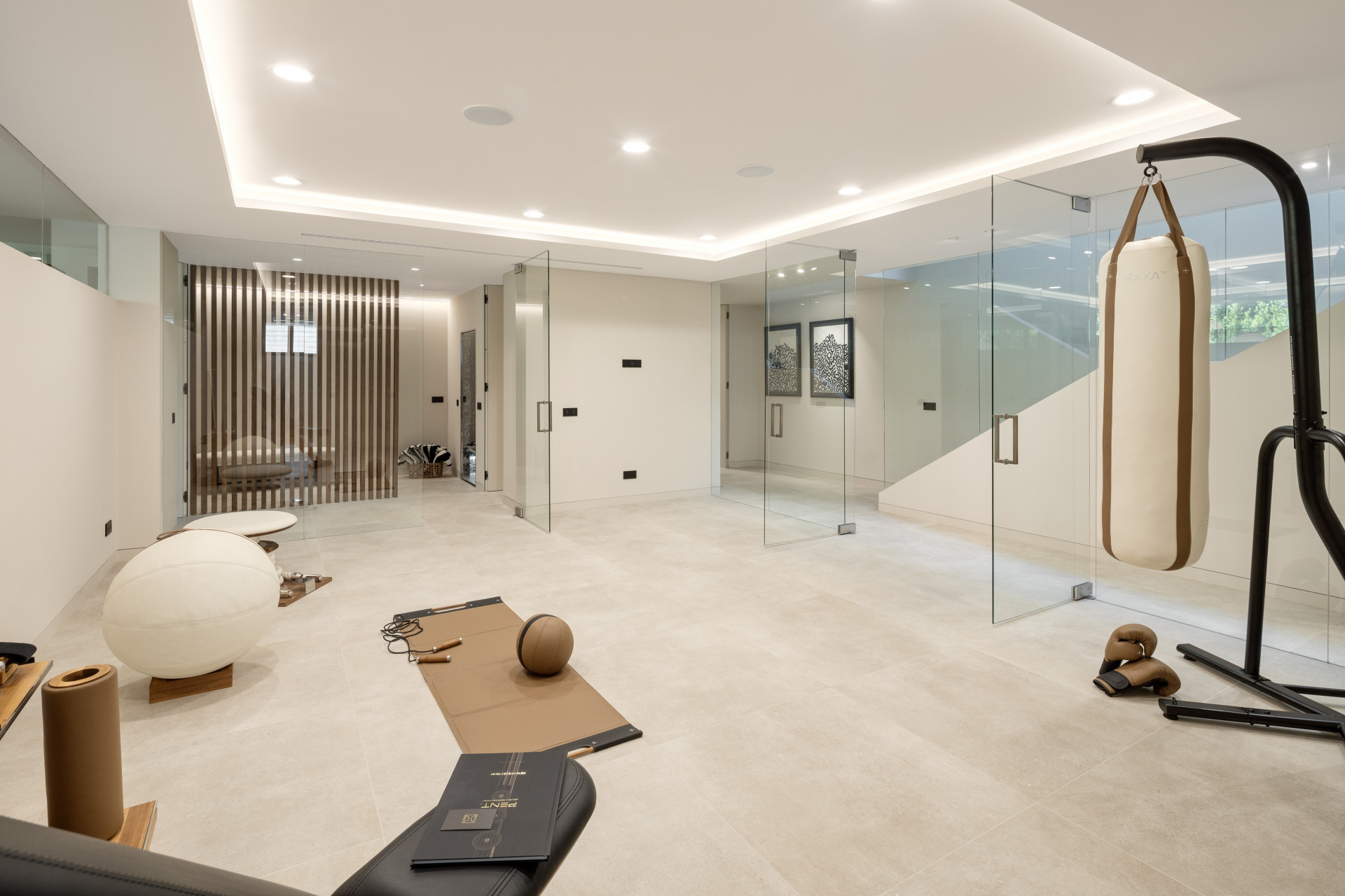 Luxury Villa with Private Pool · Photo 16