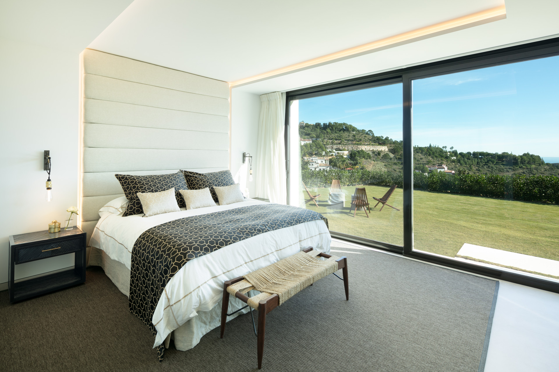 Luxury Villa with Panoramic Sea Views · Photo 12