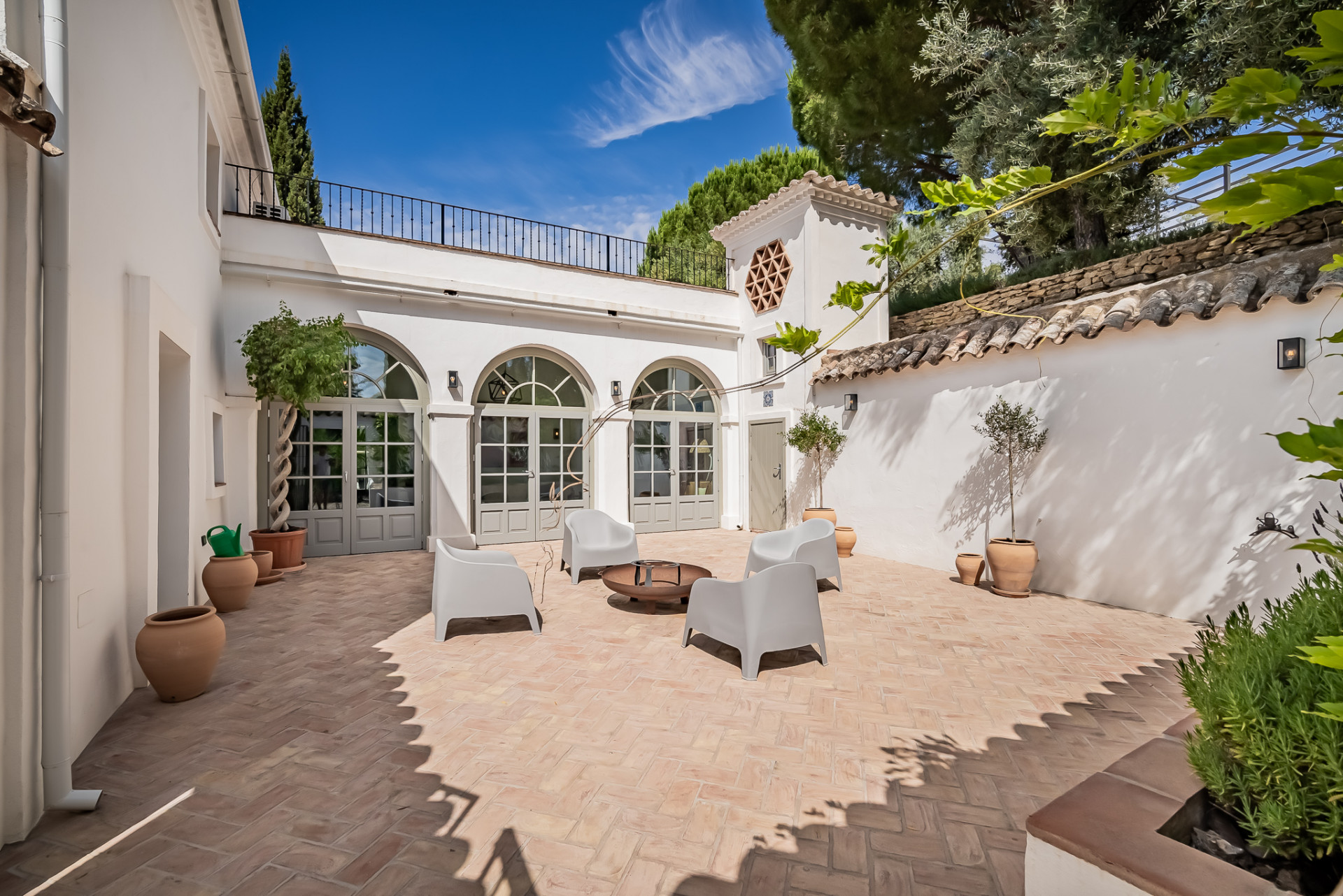 Luxury Villa · Photo 12